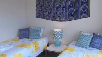 3 bedrooms, iron/ironing board, WiFi, bed sheets