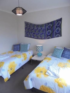 3 bedrooms, iron/ironing board, WiFi, bed sheets