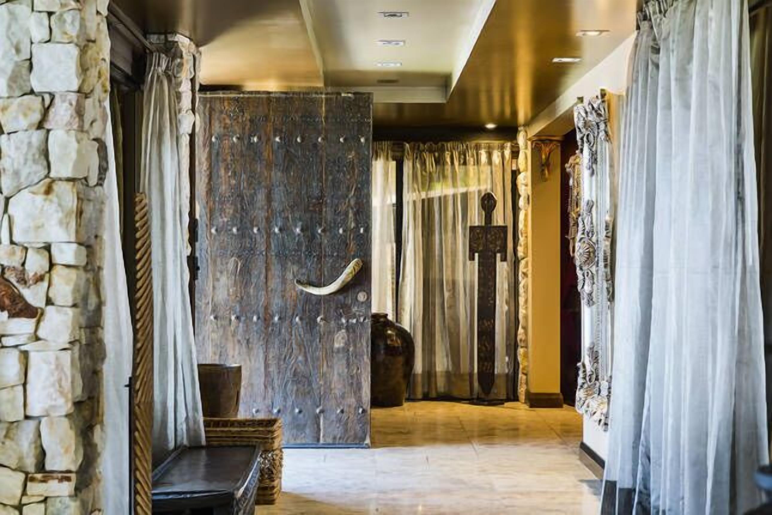 Trinity Beach Palace — image 3