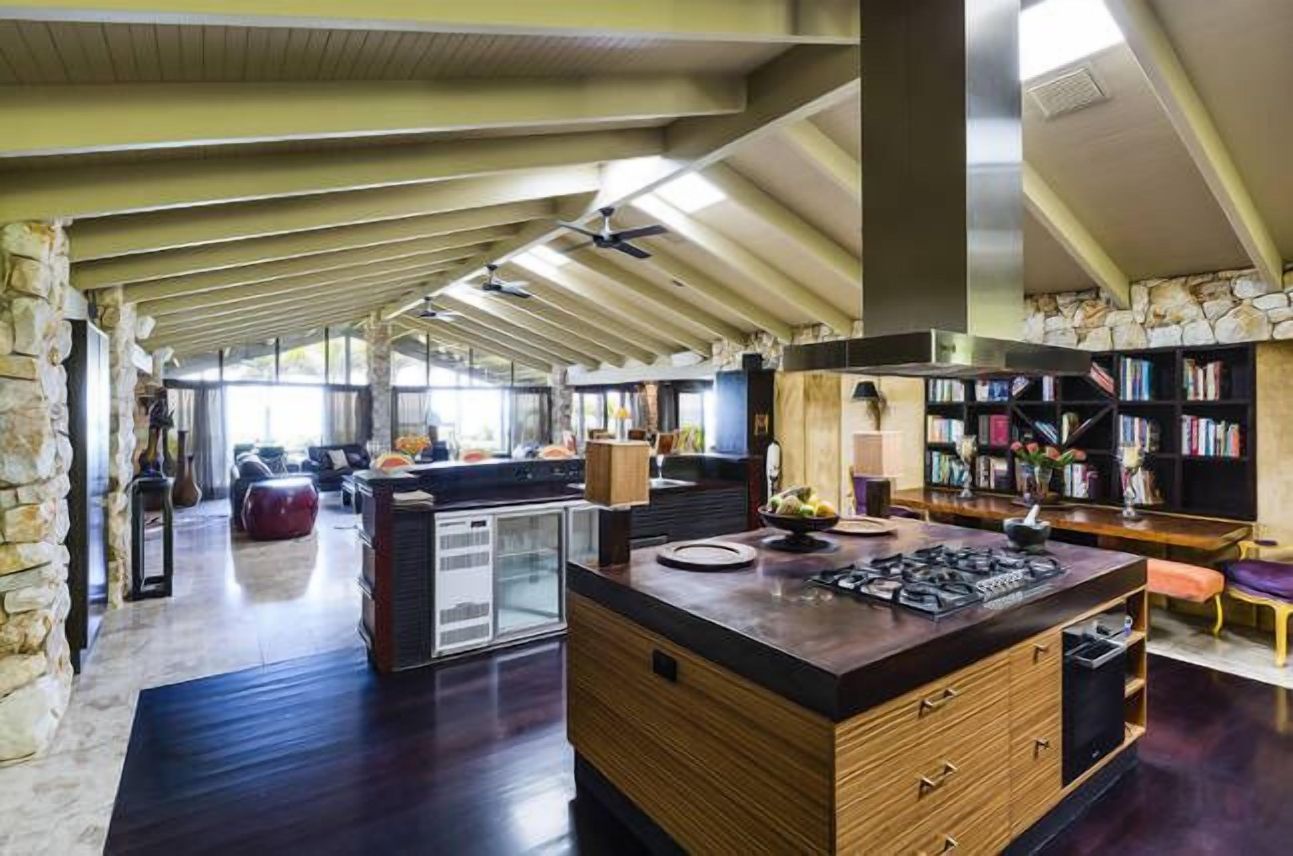 Trinity Beach Palace — image 2