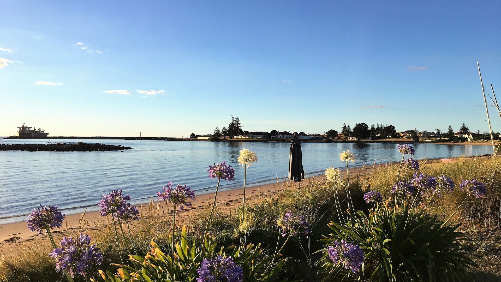 Beach frontage - 20 steps from your front door