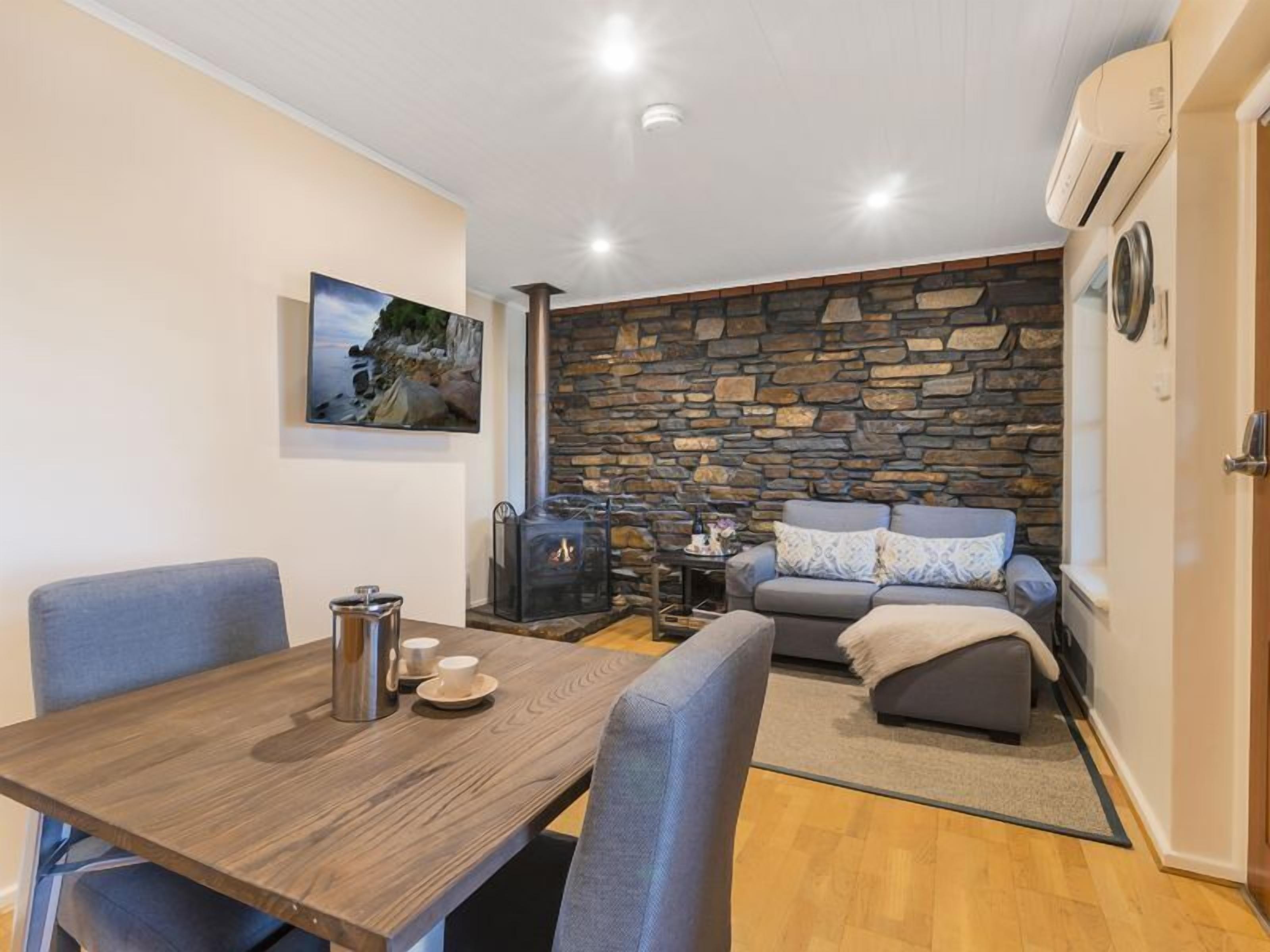 Stonewell Cottages and Vineyards — image 20