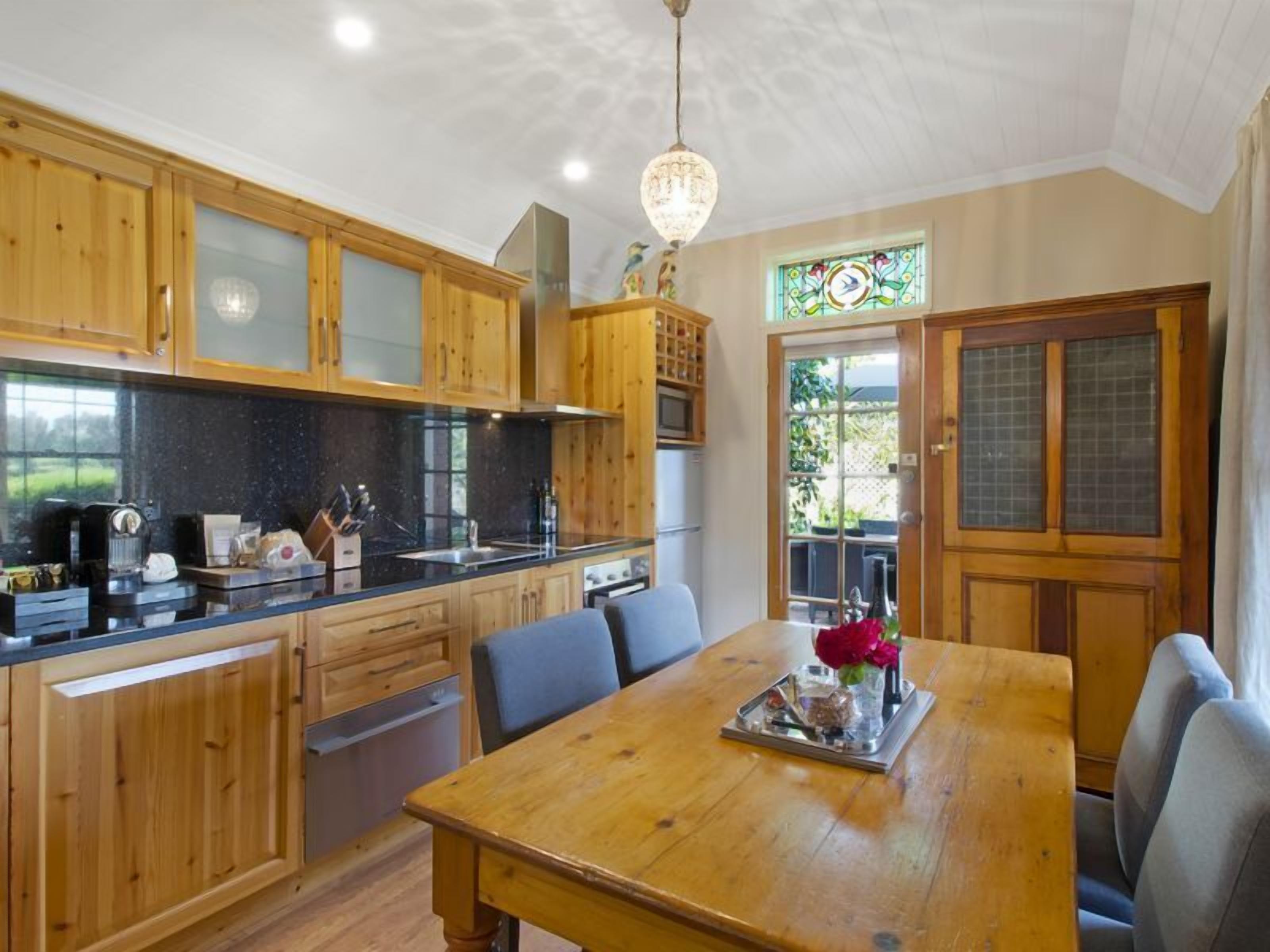 Stonewell Cottages and Vineyards — image 14