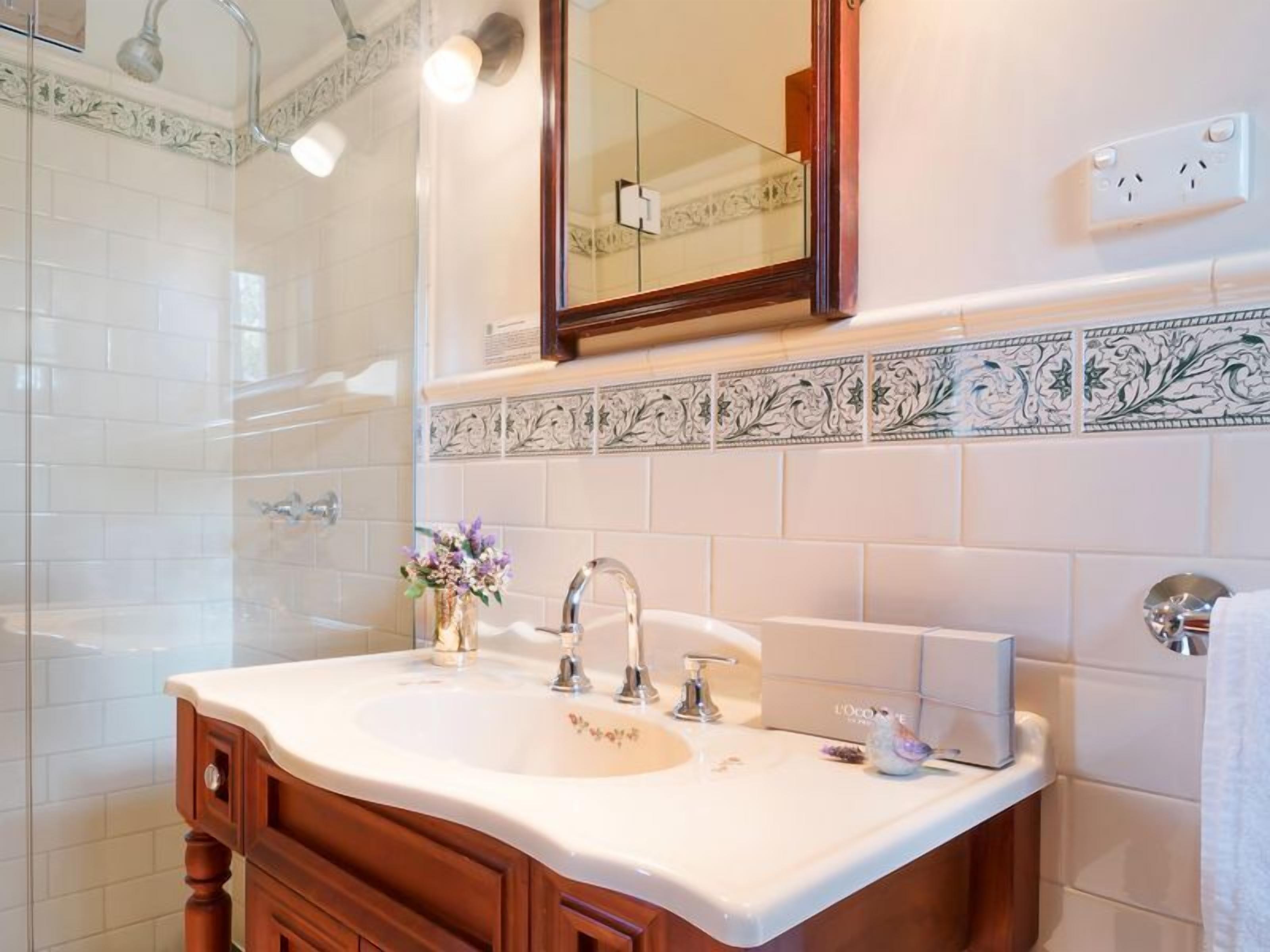 Stonewell Cottages and Vineyards — image 9