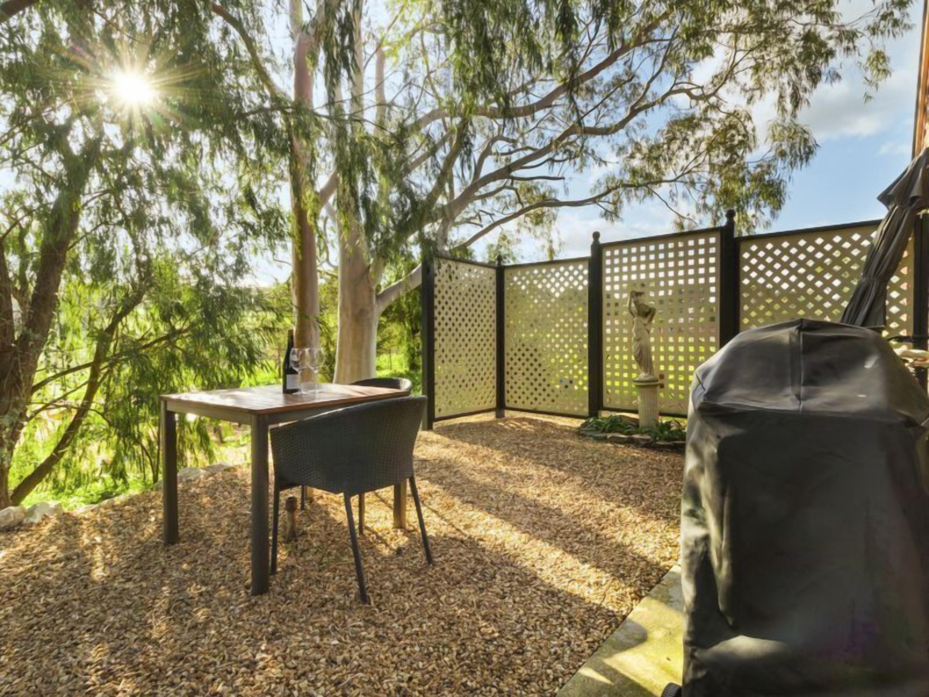 Stonewell Cottages and Vineyards — image 4