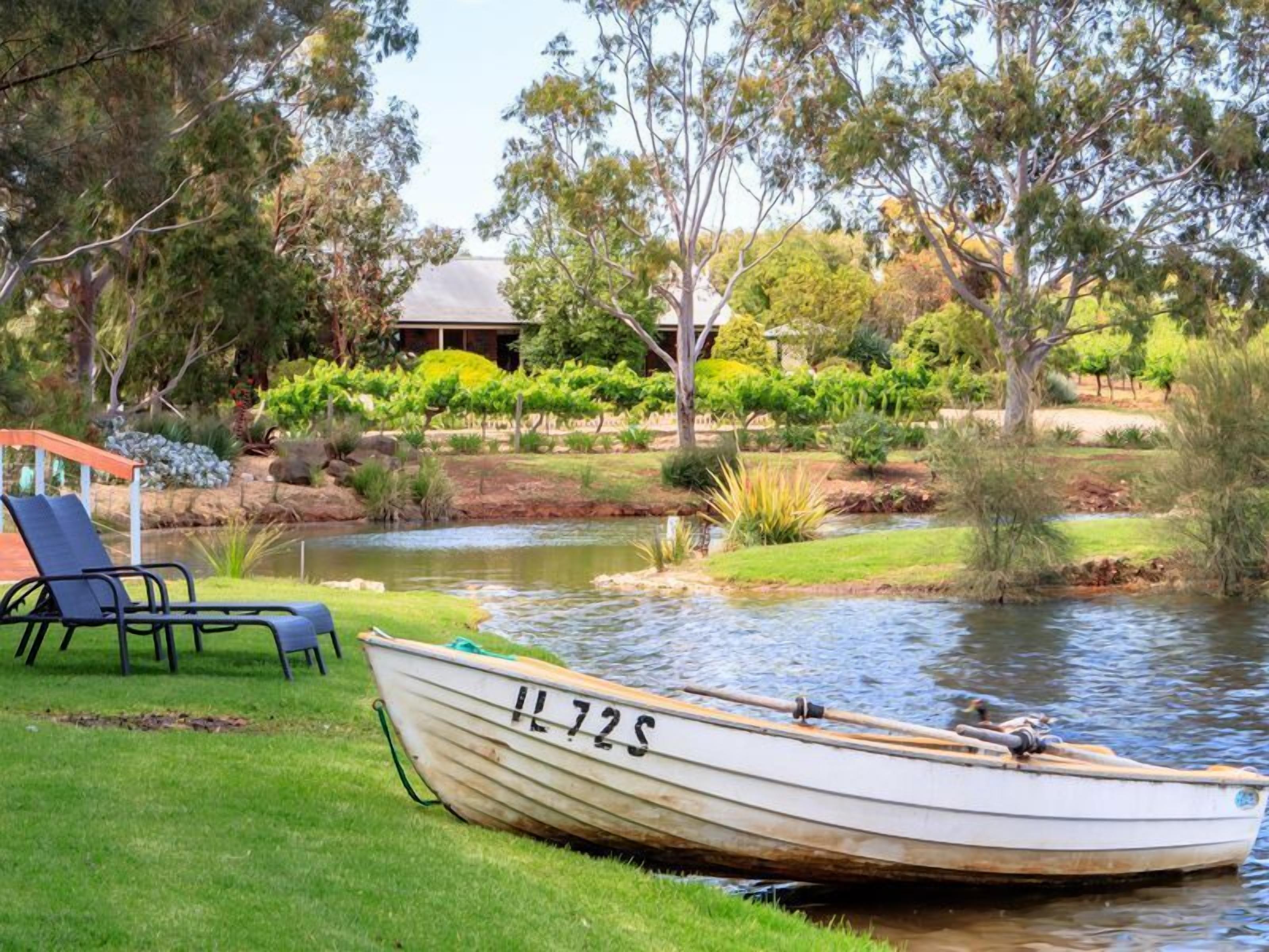 Stonewell Cottages and Vineyards — image 24