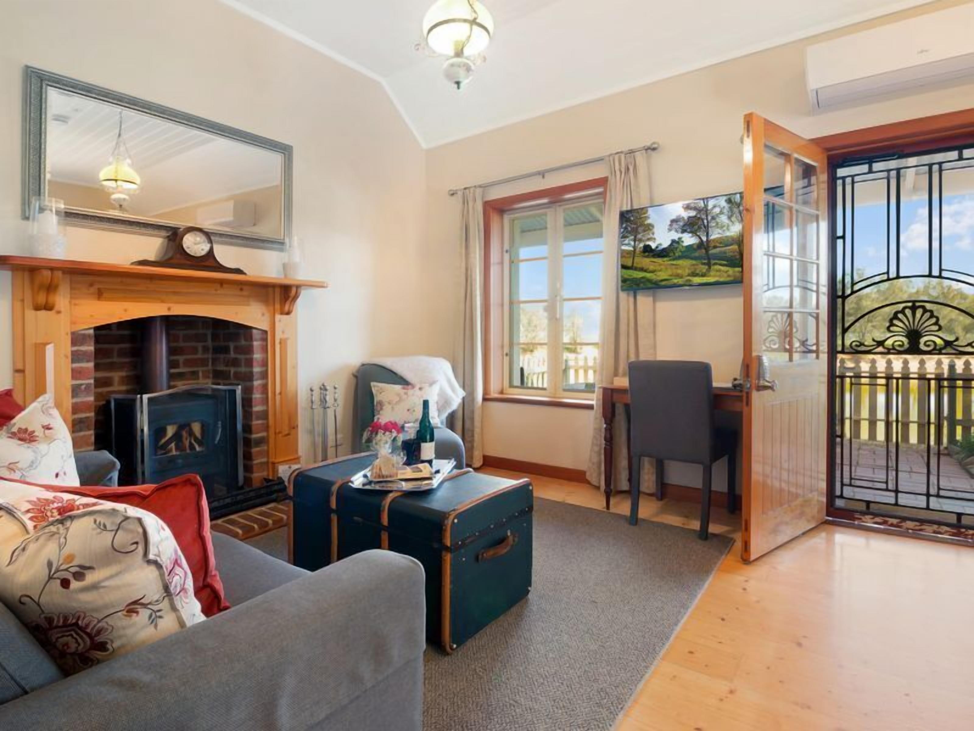 Stonewell Cottages and Vineyards — image 7