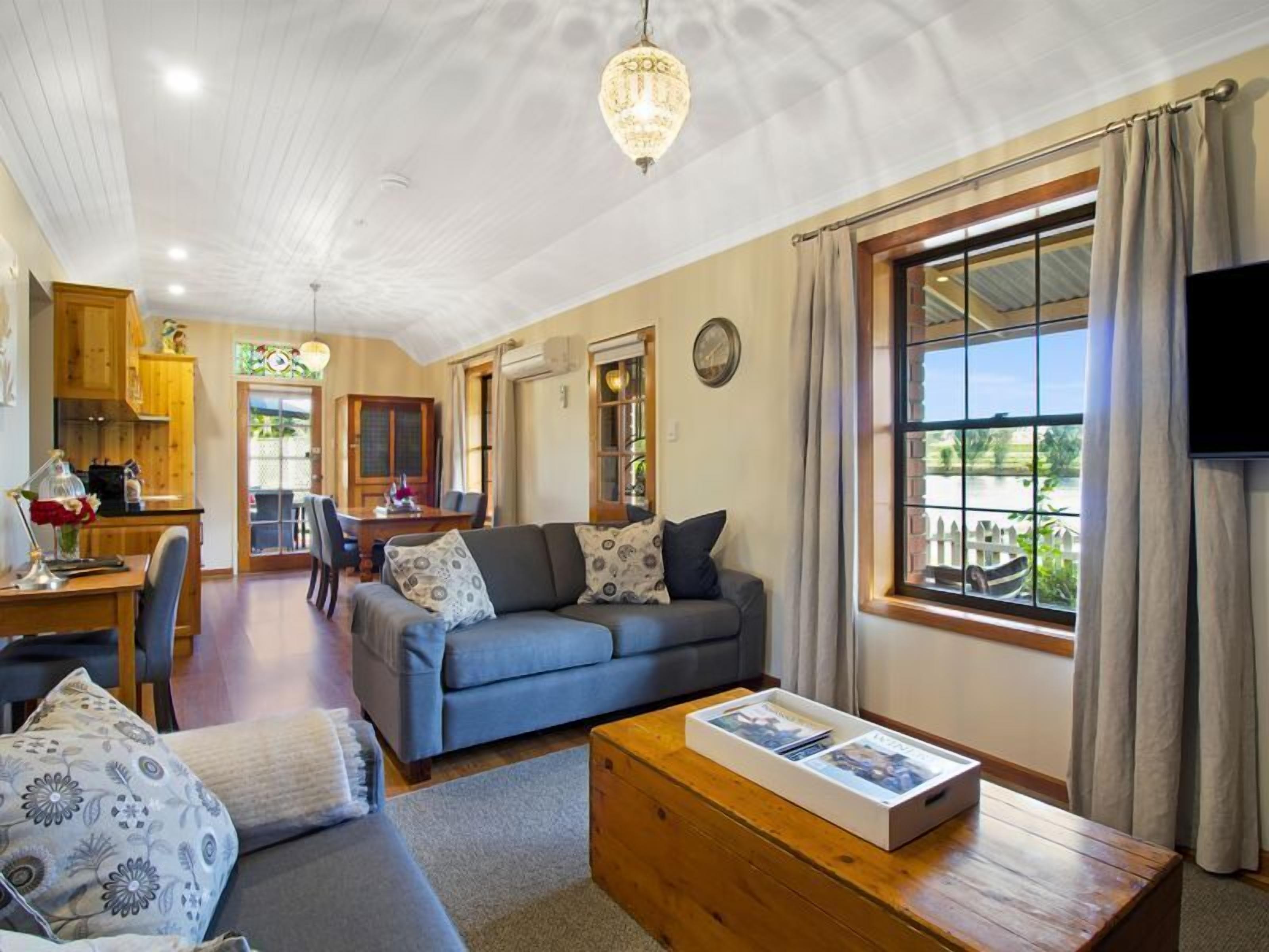 Stonewell Cottages and Vineyards — image 13