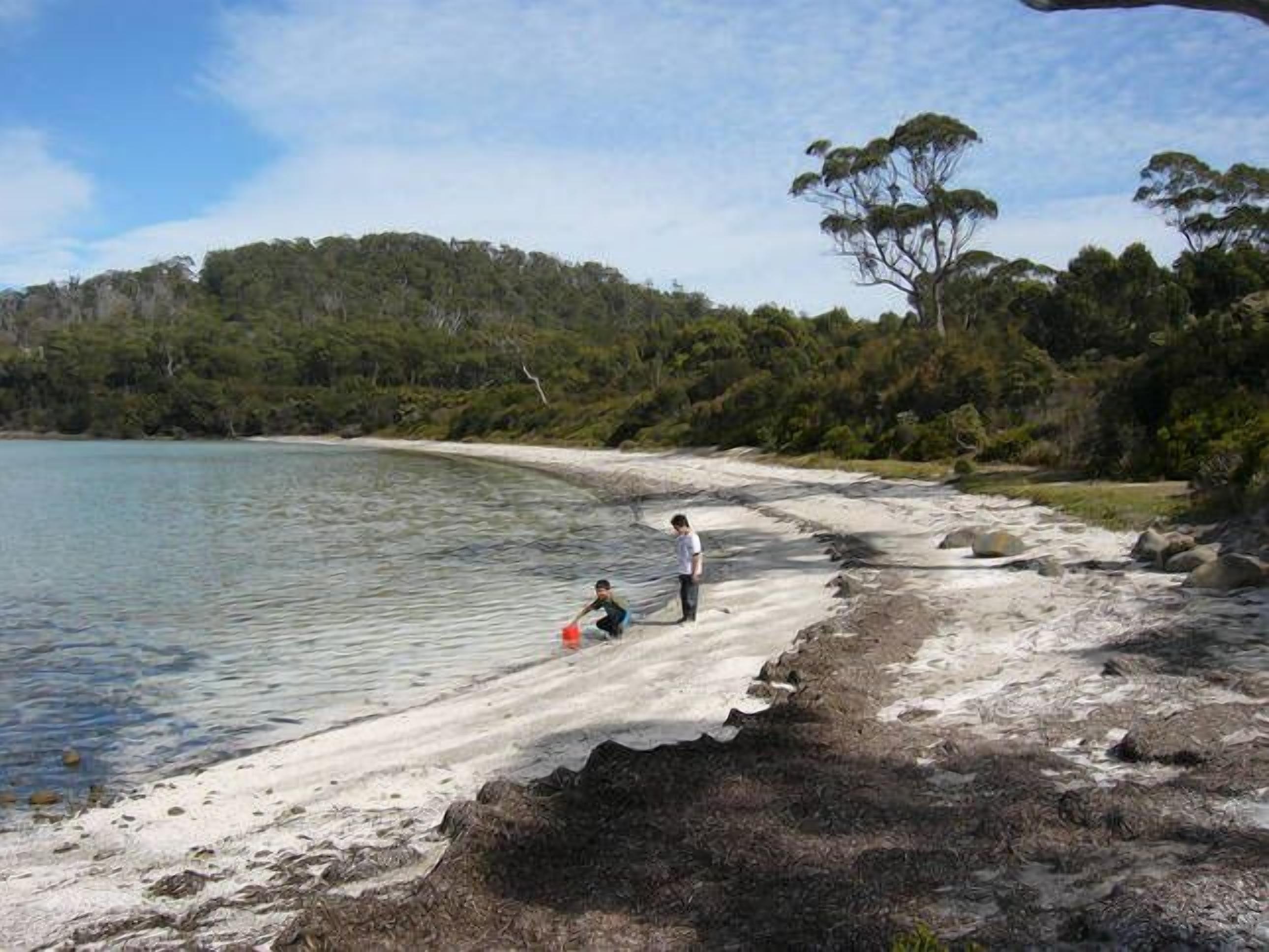 Sommers Bay Beach House — image 10