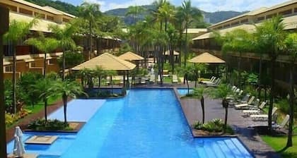 Condominium on the sand in Guarujá SP. Comfort and beautiful photos guaranteed!