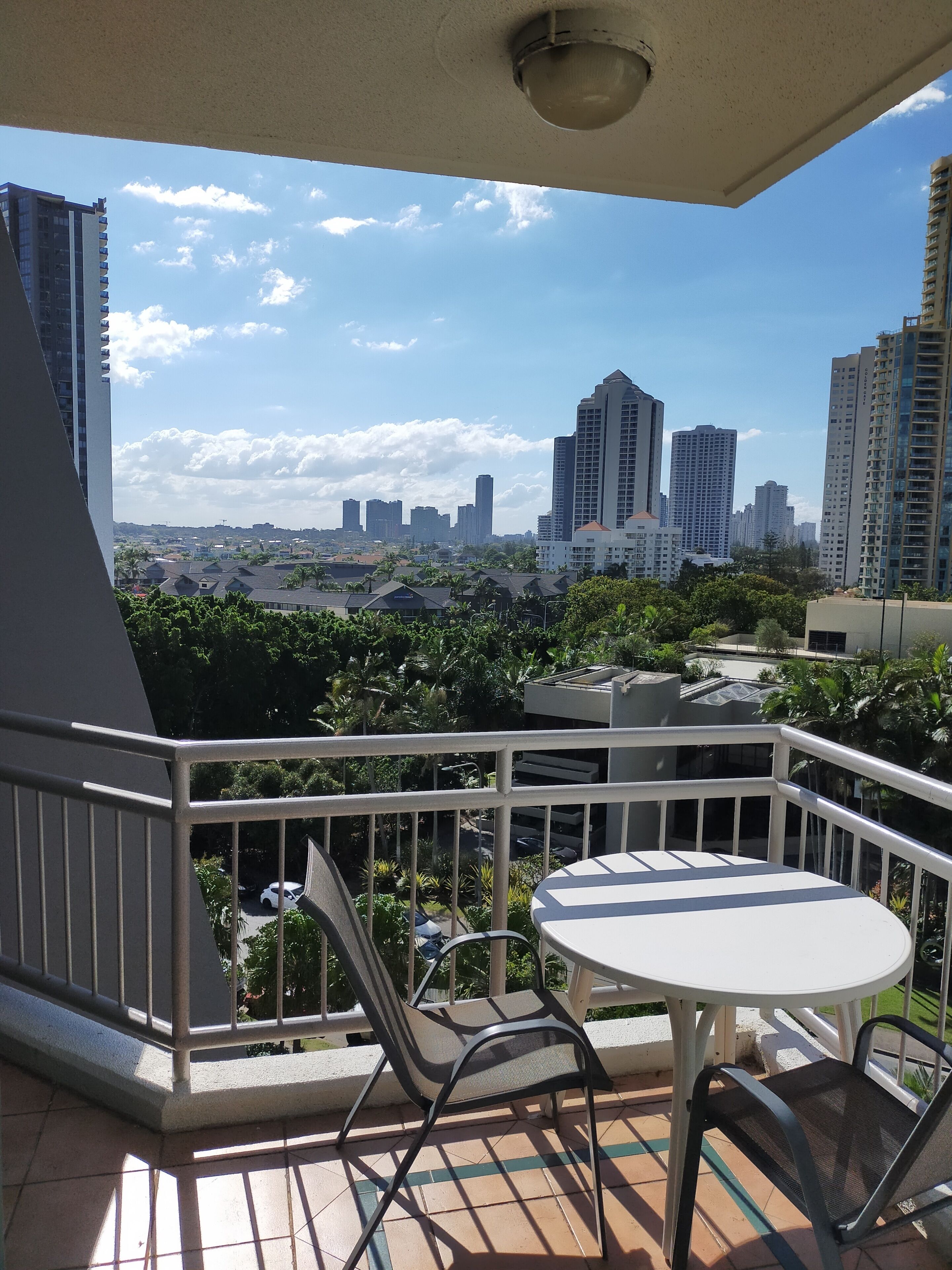 Crown Towers Resort Apartment in Surfers Paradise Very Quiet on North Side — image 11