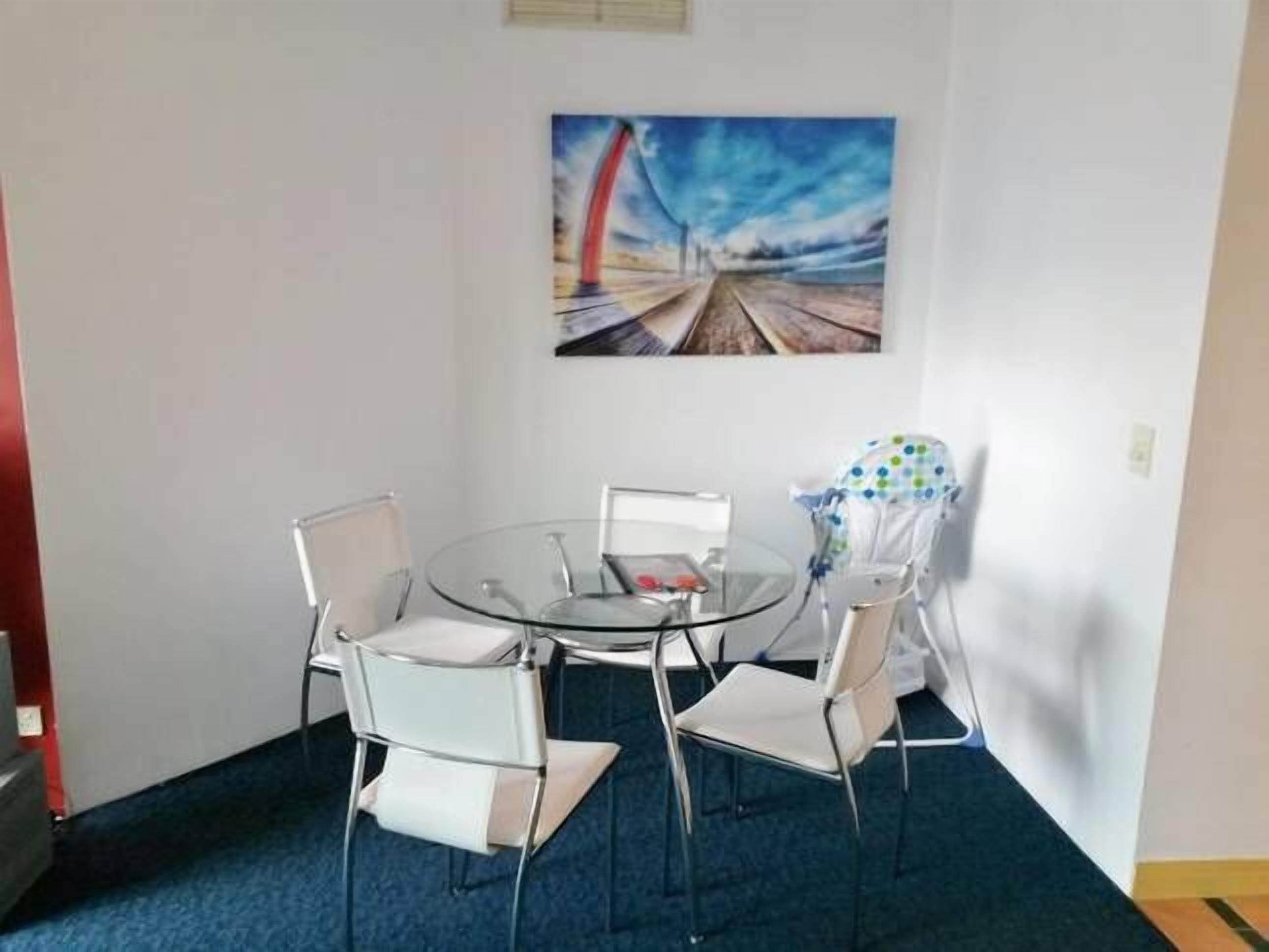 Crown Towers Resort Apartment in Surfers Paradise Very Quiet on North Side — image 9
