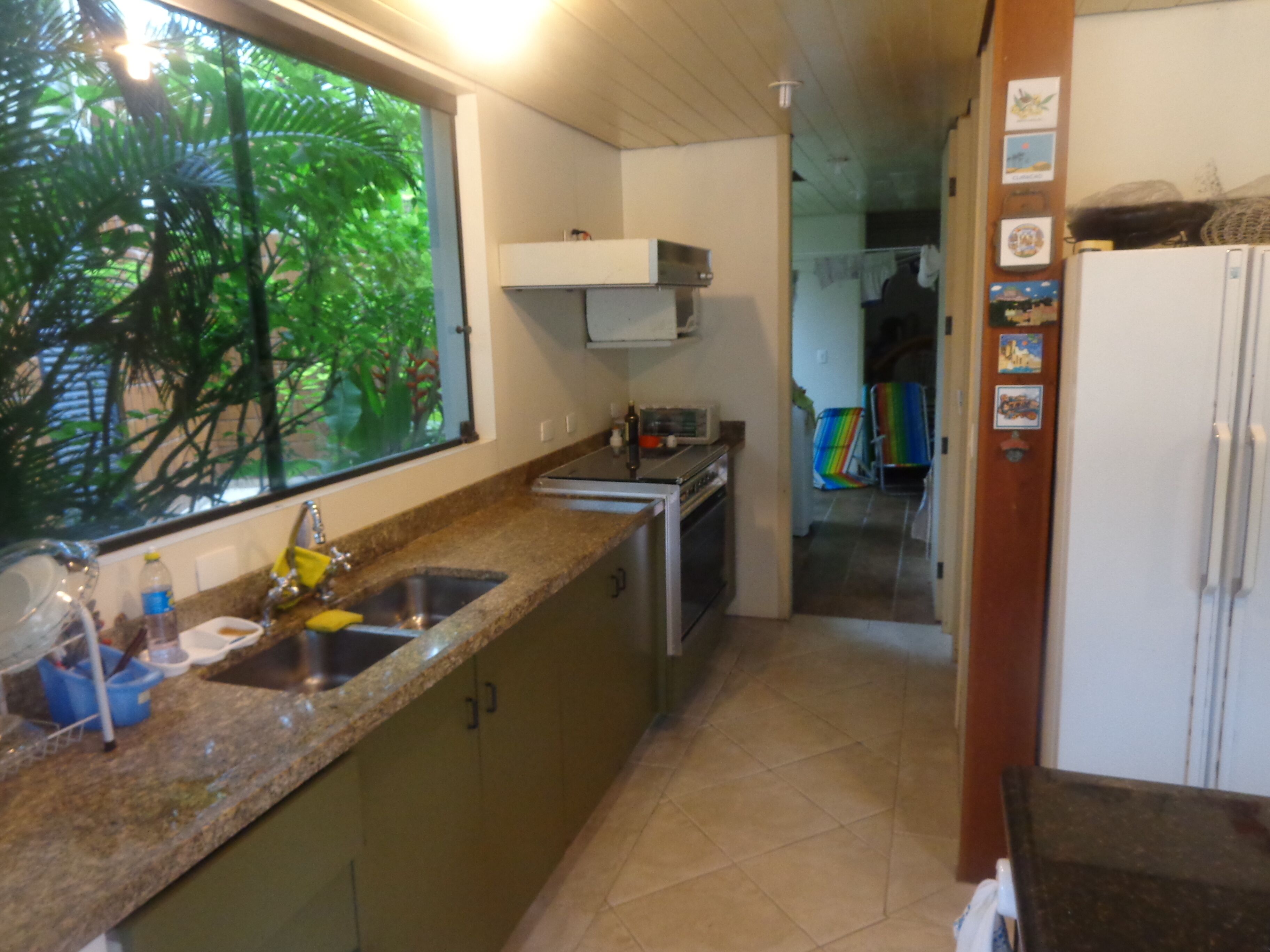 WONDERFUL HOUSE IN ENSEADA-GUARUJÁ IN A CLOSED CONDOMINIUM WITH ALL SECURITY 