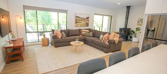 MYSTIC MOUNTAIN LODGE : Bright