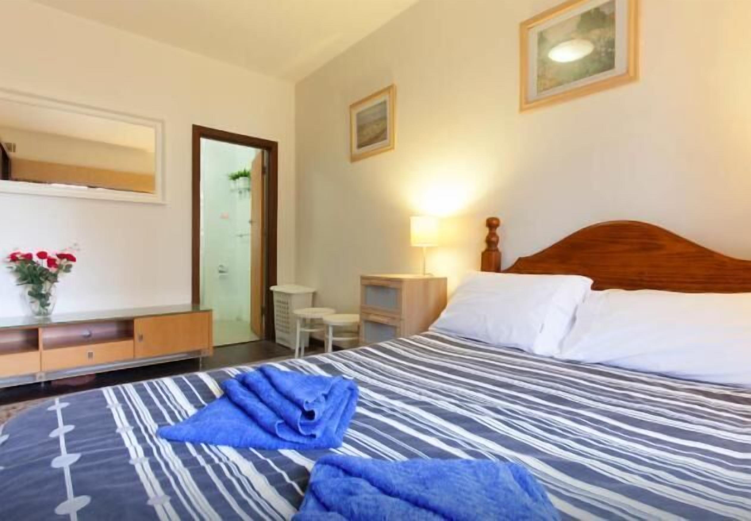 B3 Crawley/Nedlands Apartment 1 BRM + Sleepout - 2min walk to UWA — image 11