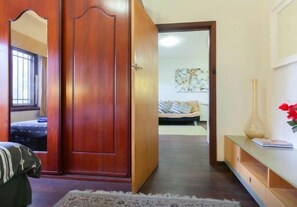 2 bedrooms, iron/ironing board, free WiFi, bed sheets - B3 Crawley/Nedlands Apartment 1 BRM + Sleepout - 2min walk to UWA (Crawley)