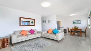 TV - ROWESHAVEN | Amazing views, close to beach | Accom Holidays (TERRIGAL)