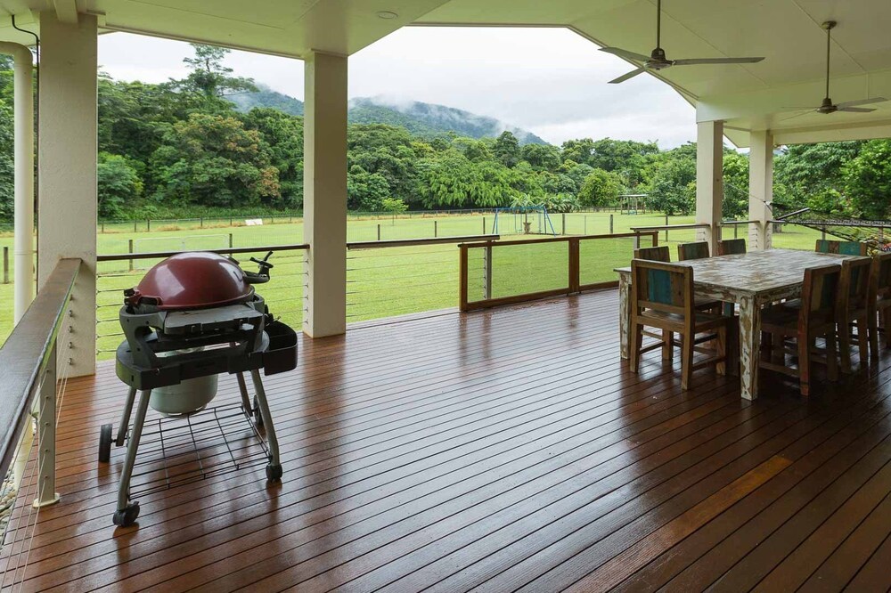 Cairns PET FRIENDL THE HOMESTEAD: Redlynch Pet fees apply Kitchenette YES