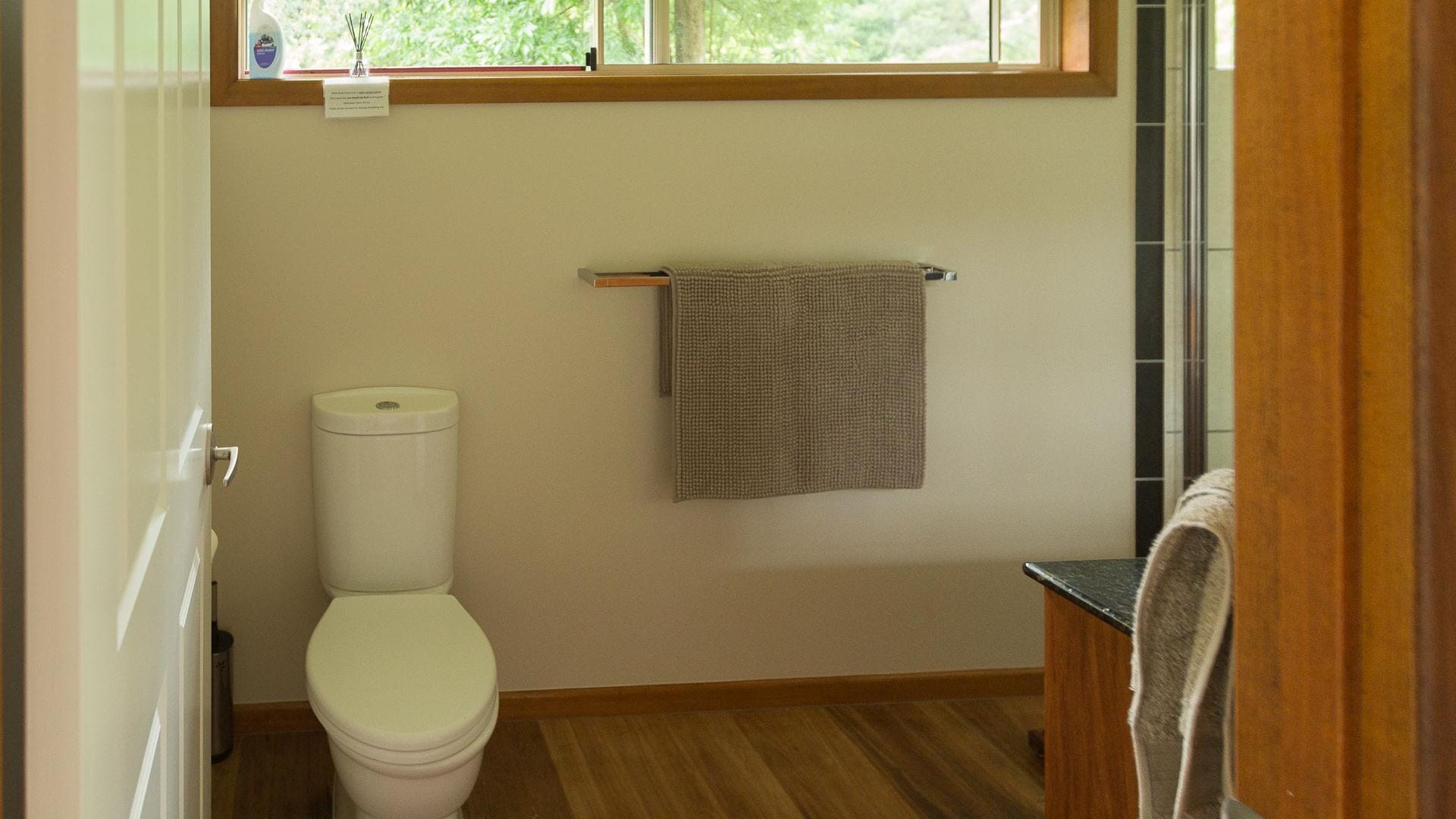 Cairns PET FRIENDL THE HOMESTEAD: Redlynch Pet fees apply Kitchenette YES — image 16