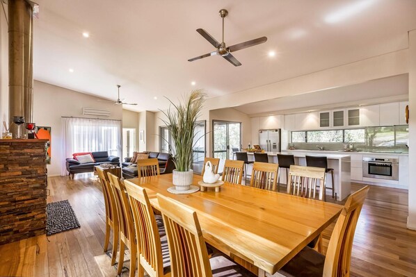 Dining - Vintners - modern, 2bdrm wings, 3 acres nature setting (Quindalup)