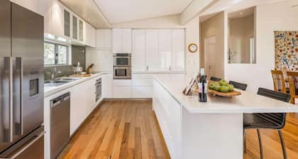 Vintners - modern, 2 bdrm wings, 3 acres nature setting