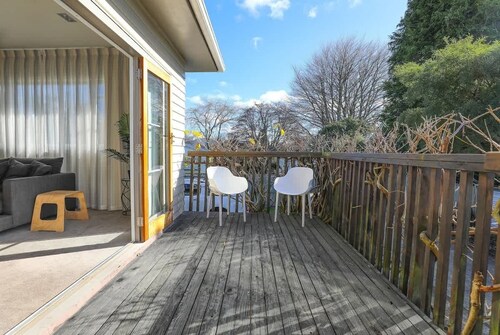 Redwoods Retreat | Spa Pool, Fireplace & BBQ!