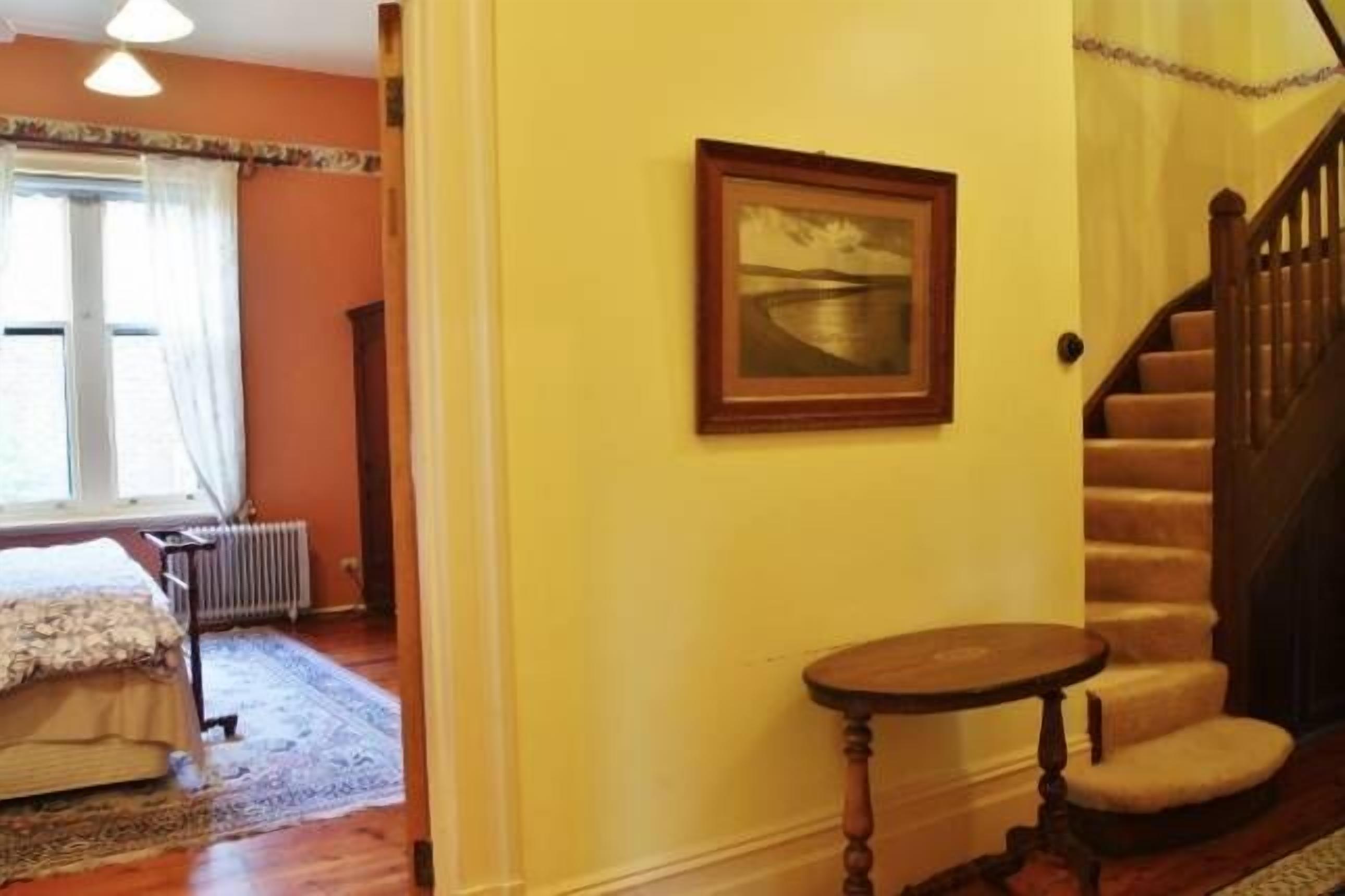 Garden and Loft Apartment - Mansion Buxton — image 14