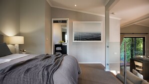 1 bedroom, iron/ironing board, Internet, bed sheets - Sanctum - Outdoor Spa and Steam Room (HEPBURN)