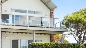 Exterior detail - Stunning Townhouse on the Foreshore (Victor Harbor)