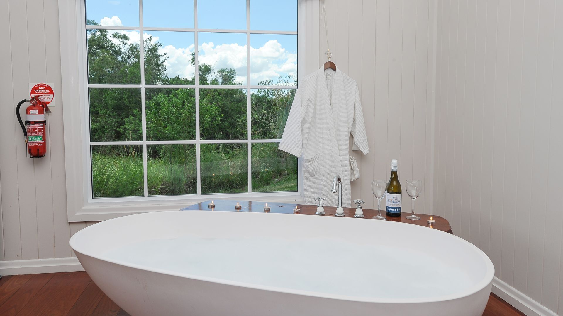 Samford Lakes - Midway Cottage