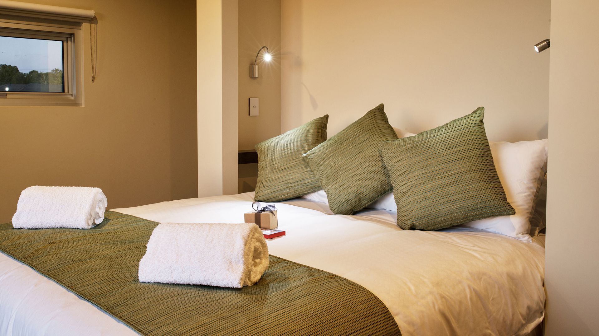 The Frames 'Pastiche' Luxury Retreat overlooking River Murray private Pool, Spa