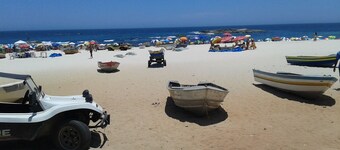 Furnished apartment on the beach of Itaúna Point International Surf