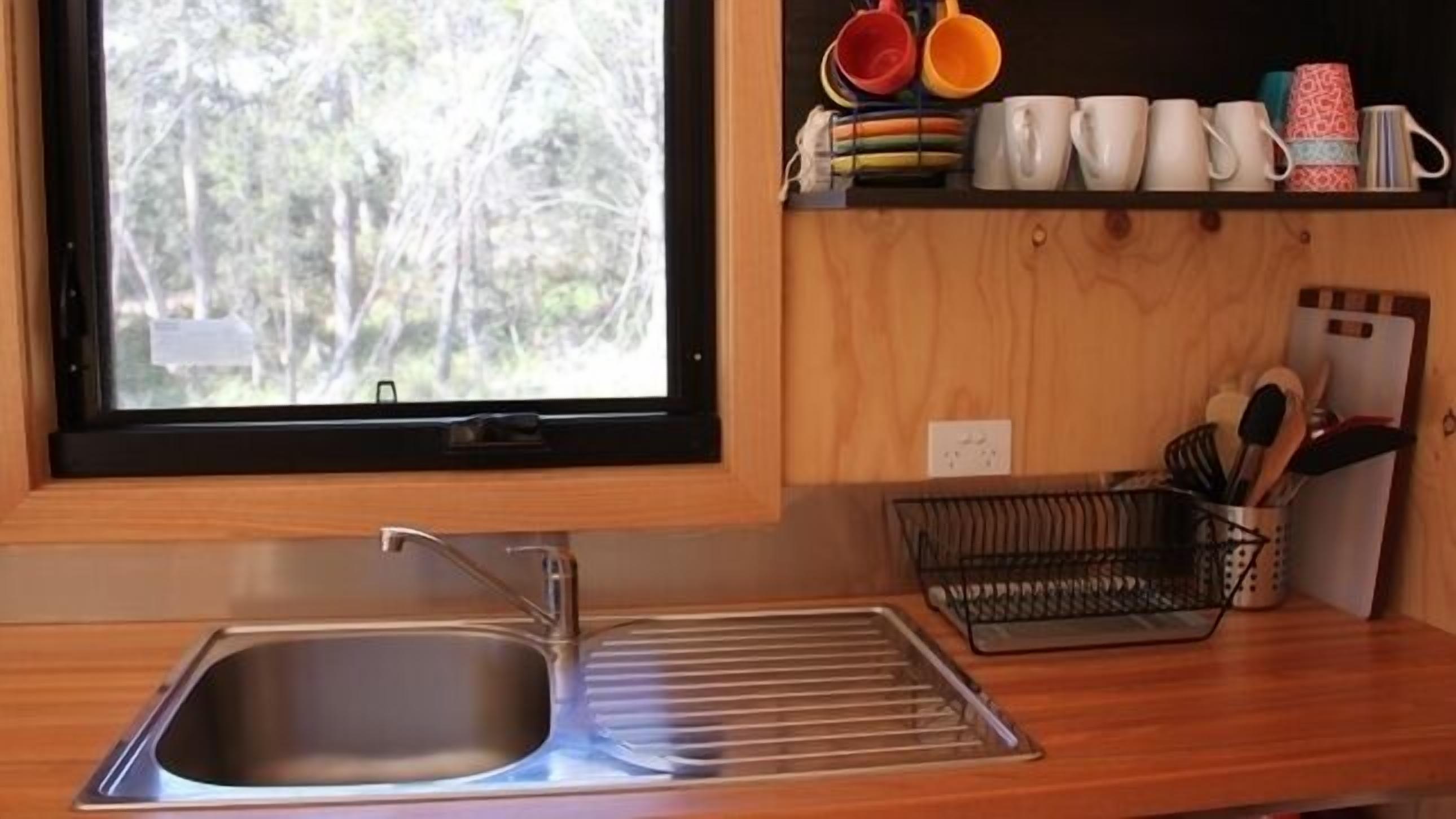 BAY OF FIRES ECO HUT Binalong Bay — image 16