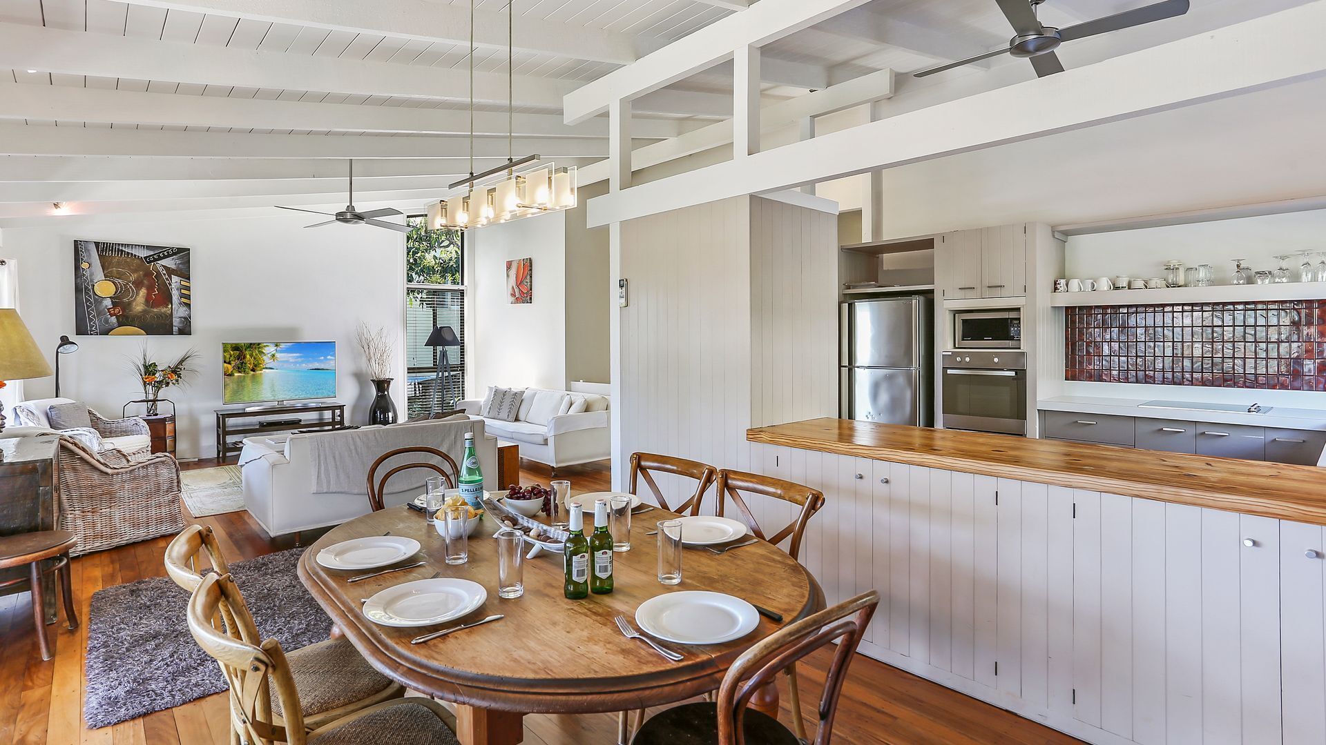 Noosa Rest - Walk to Hastings Street & Main Beach — image 6