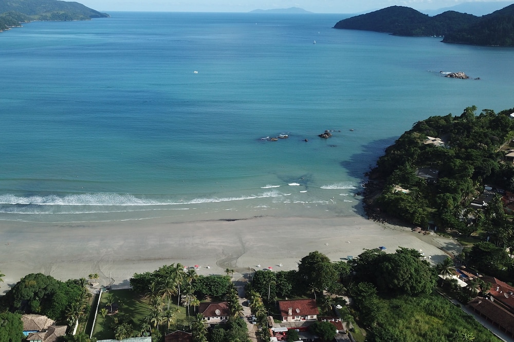 cabins over 230 M from the beach without crossing the road