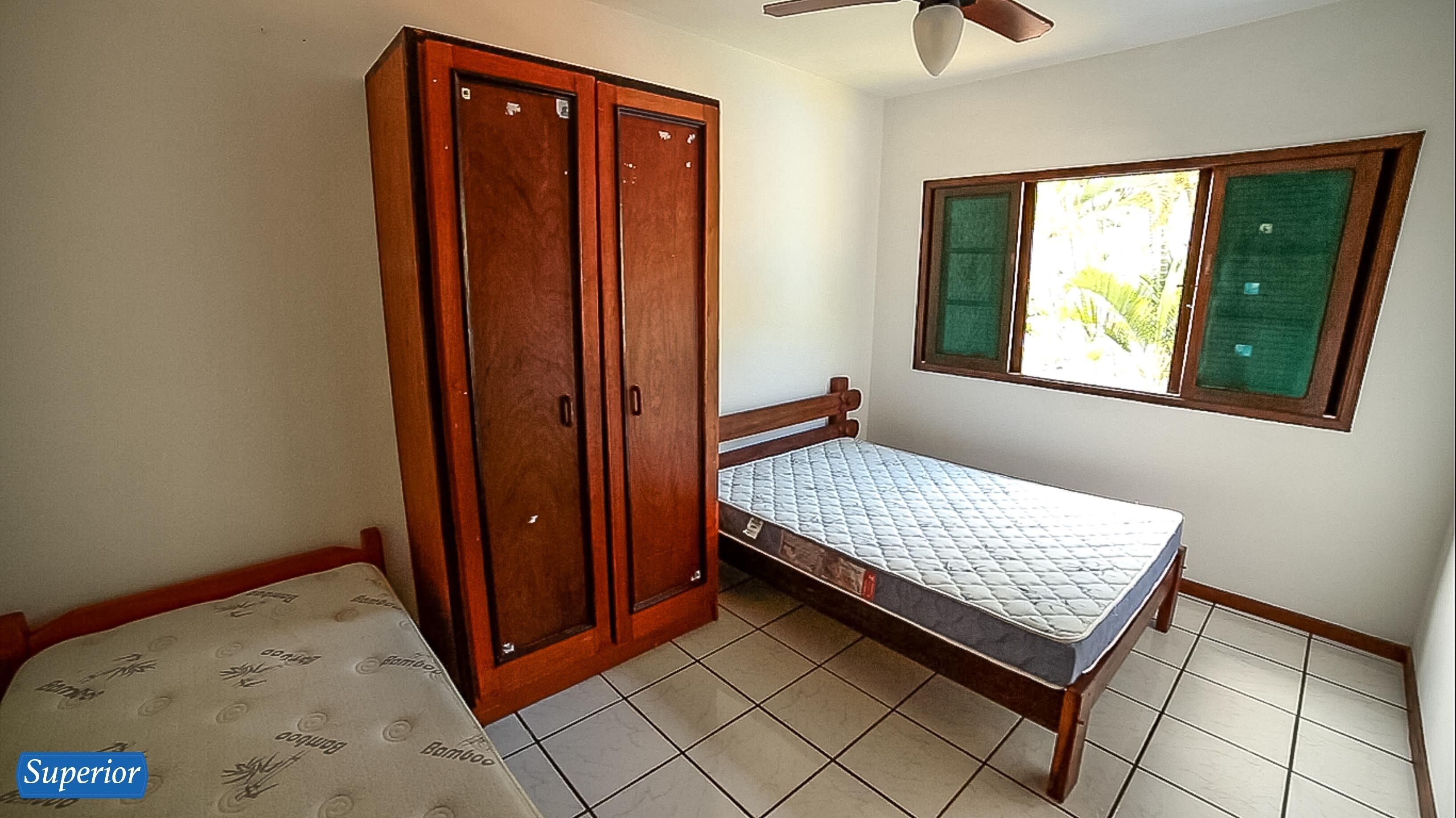 cabins over 230 M from the beach without crossing the road 