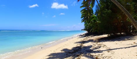 Una playa cerca, toallas de playa