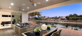 Waterfront Splendour – Elite Holiday Homes