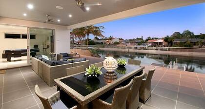 Waterfront Splendour – Elite Holiday Homes