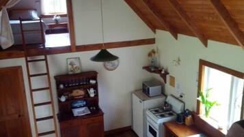 Fridge, microwave, oven, coffee/tea maker