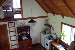 ثلاجة، ميكروويف، فرن، ماكينة لصنع القهوة/الشاي