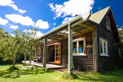 Ruru Cottage - cosy native forest hideaway