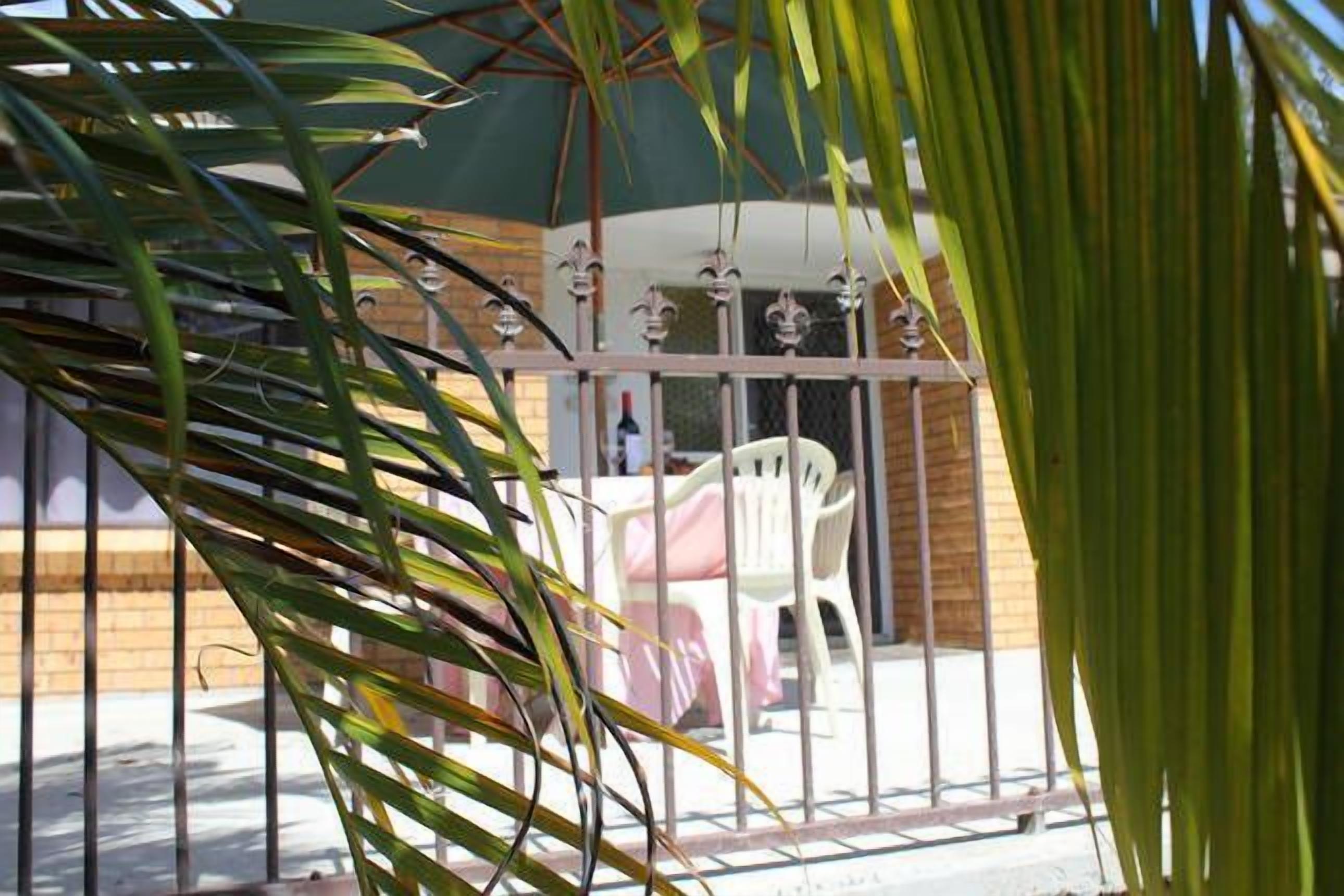 "Cockleshells" by the Lake