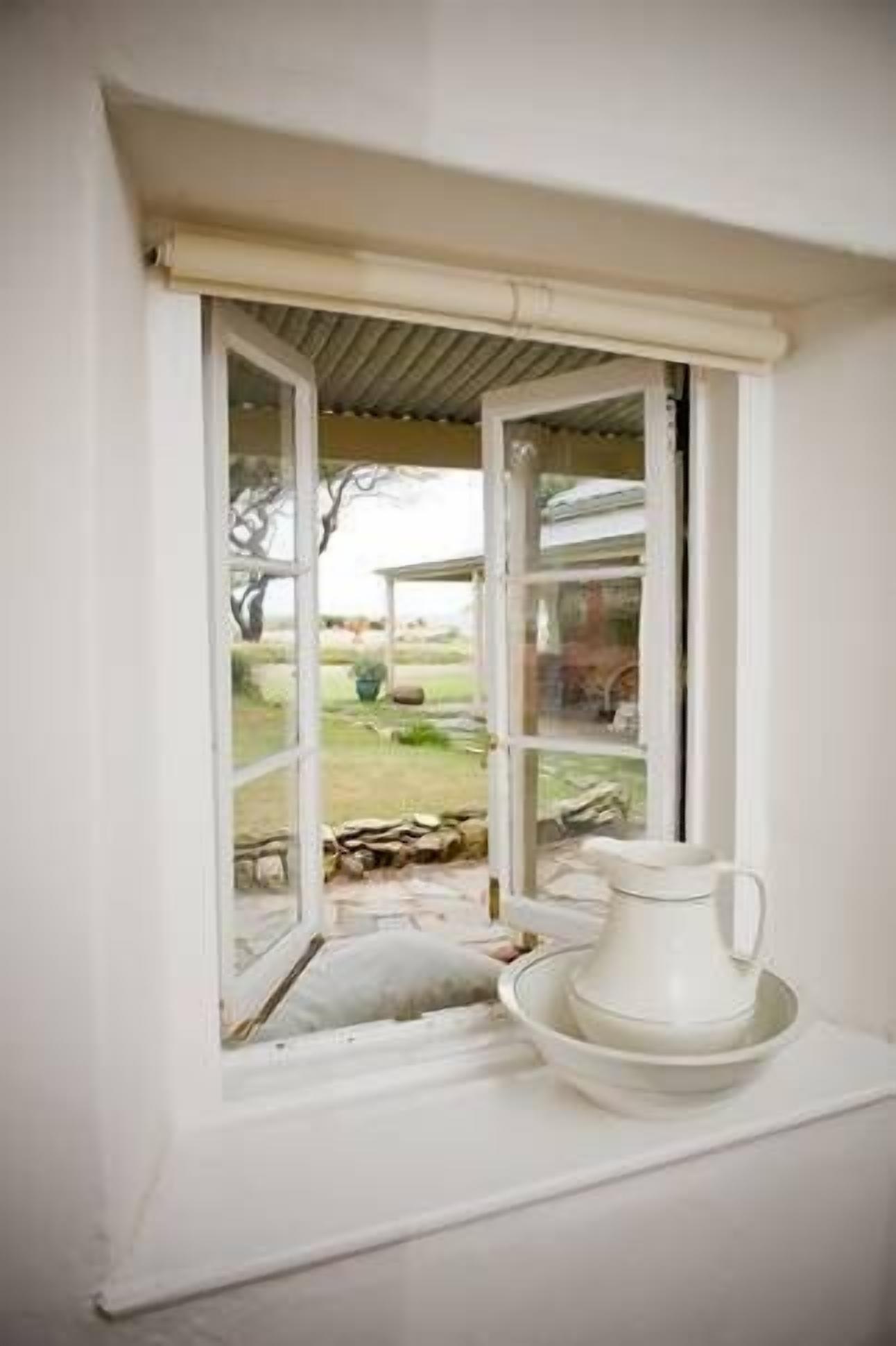 Boutique accommodation in historic beachfront cottage. Self-contained or B&B — image 7