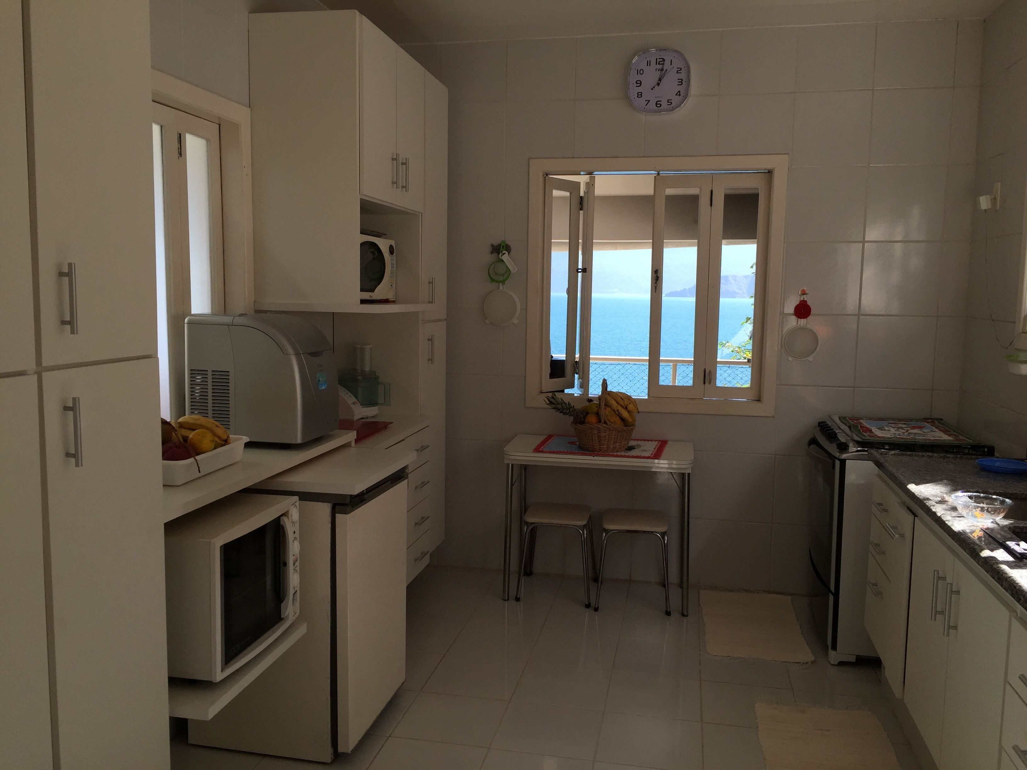 Cinema House facing the sea, Sleeps 10 people PRAIA FEITICEIRA 