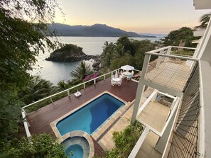 Outdoor pool - Cinematographic house facing the sea, accommodates 10 people FEITICEIRA BEACH  (Ilha Bela)