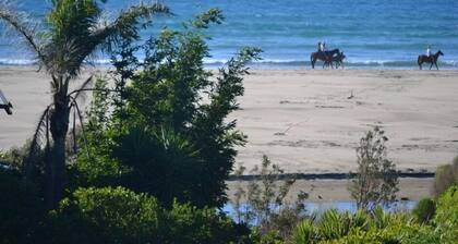 Ahipara Golden Sands Beach House mit Meerblick