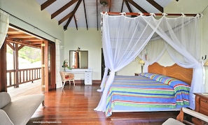 3 bedrooms, in-room safe, iron/ironing board, free WiFi - Tivigny Villa: Unwind and Disconnect from the Stress in this Costal Villa (Woburn)