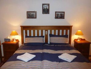 3 عدّة غرف نوم ومكواة/لوح كي وسرير سفر وواي فاي مجانًا