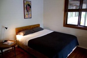 4 chambres, bureau, fer et planche à repasser, accès au Wi-Fi (inclus)